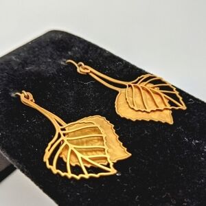 Elegant Gold Leaf 3D Drop Earrings Nature Inspired